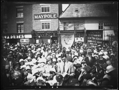 Sunday School meeting in Market Square