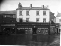 Queen Street showing Boots the Chemist